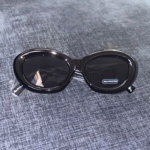 Stylish Black Oval Sunglasses